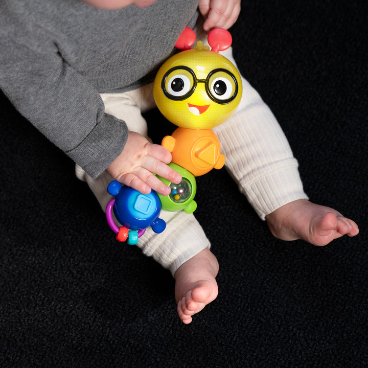 BRINQUEDO SENSORIAL “TWIST-A-PAL CAL”