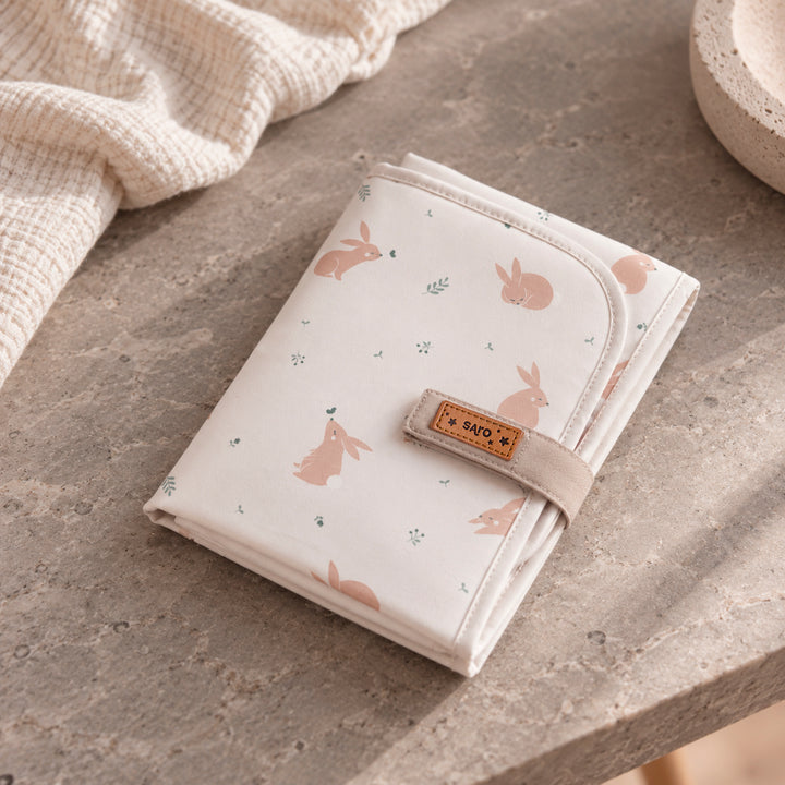 Foldable changing mat